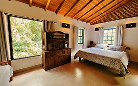 Casa Lipe&Rafa Linda casa com árvores